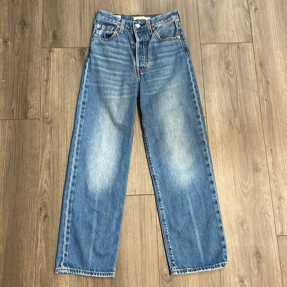 Levi’s Ribcage Straight